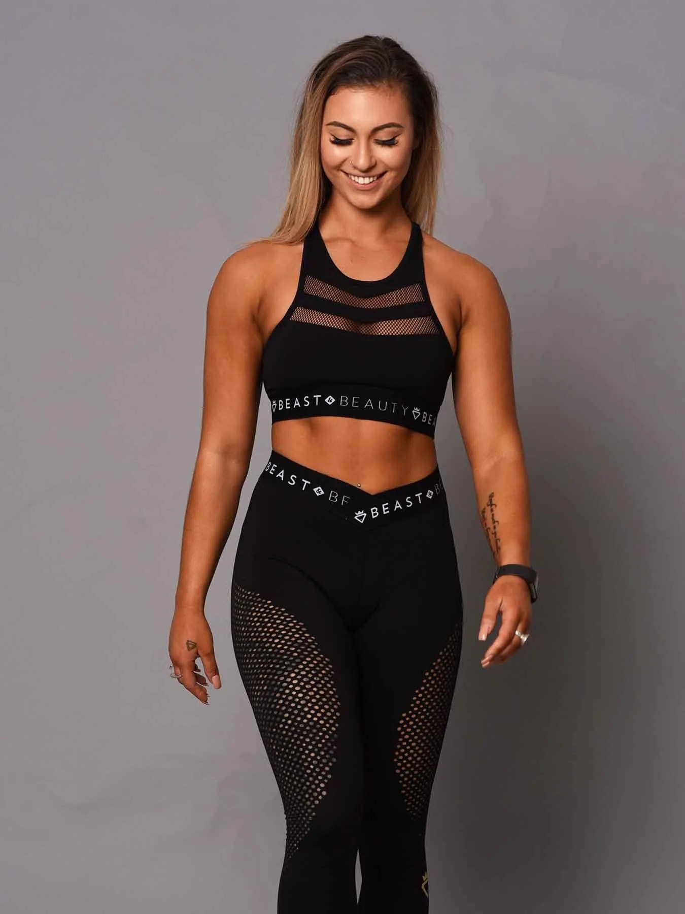 V Mesh Crop Top - Black